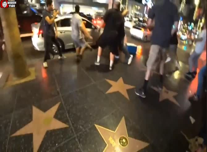 Video :An obnoxious streamer loses his teeth